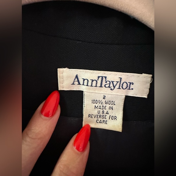 Vintage Ann Taylor 100% Wool Long Blazer Jacket in Navy Blue in Size 2 - Picture 5 of 7